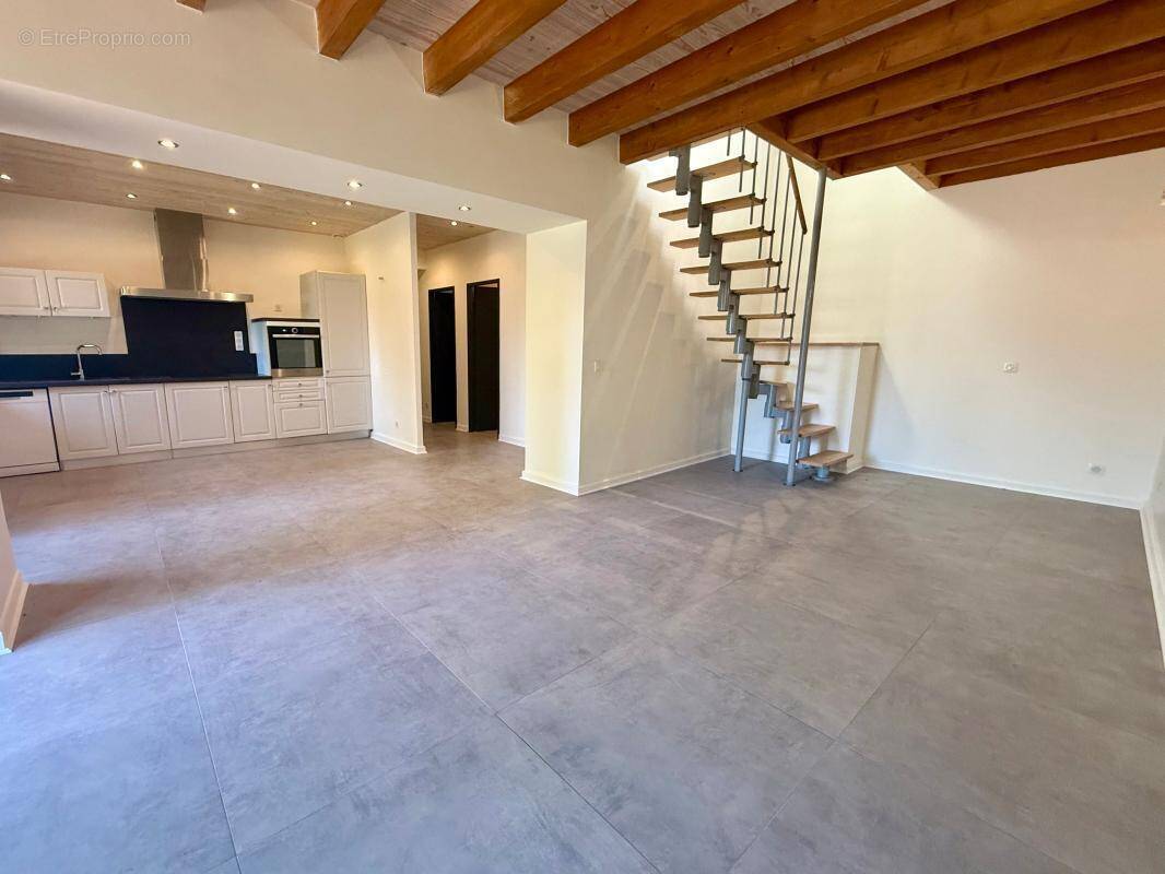 Maison à DRUMETTAZ-CLARAFOND