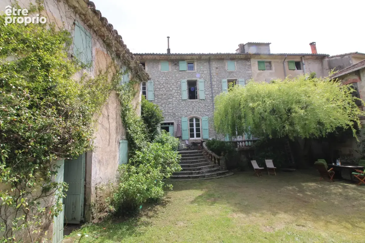 Maison de maitre 464 m2 + 150 m2 caves et garage.. - photo 35