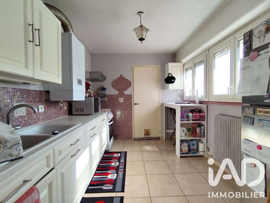 Appartement 65 m² à Saint-Jean-De-La-Ruelle  - photo 8