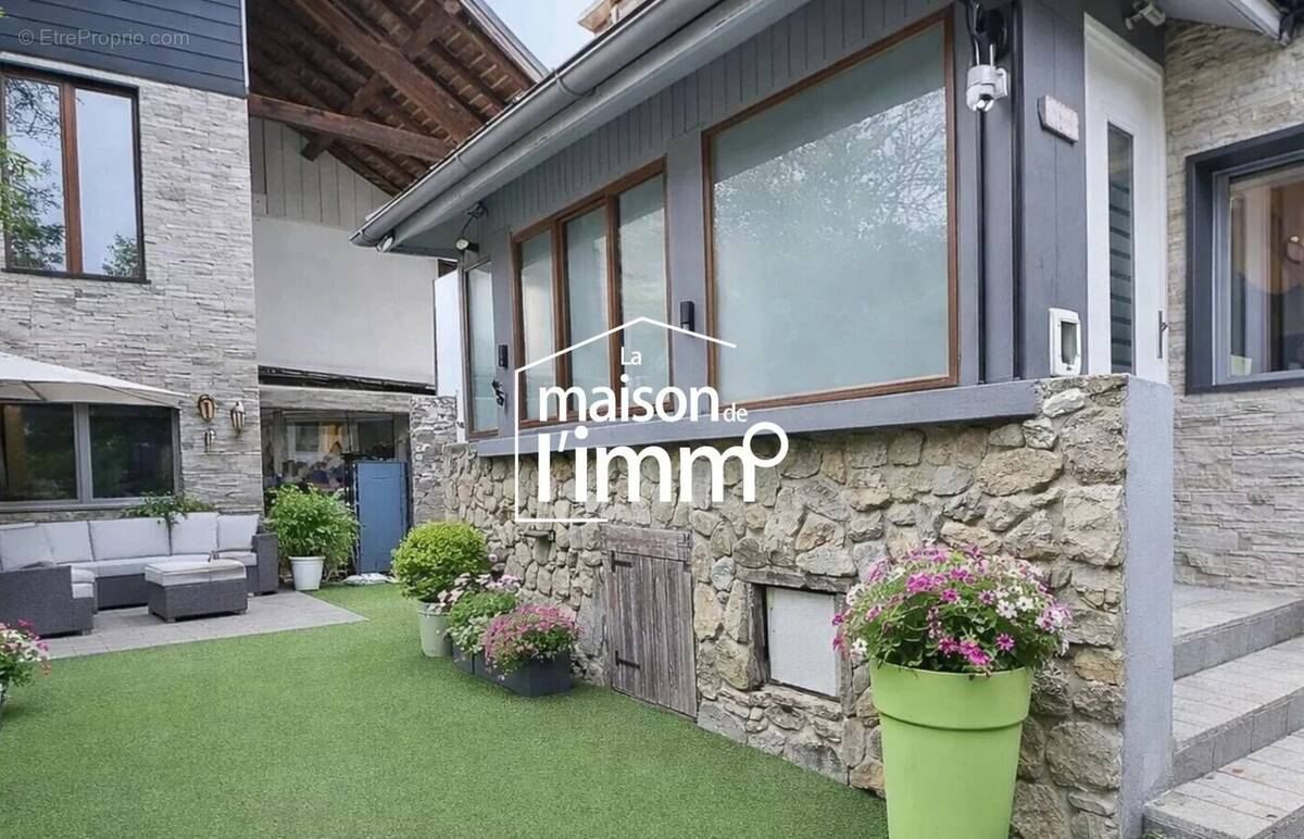 Maison à NEUVECELLE