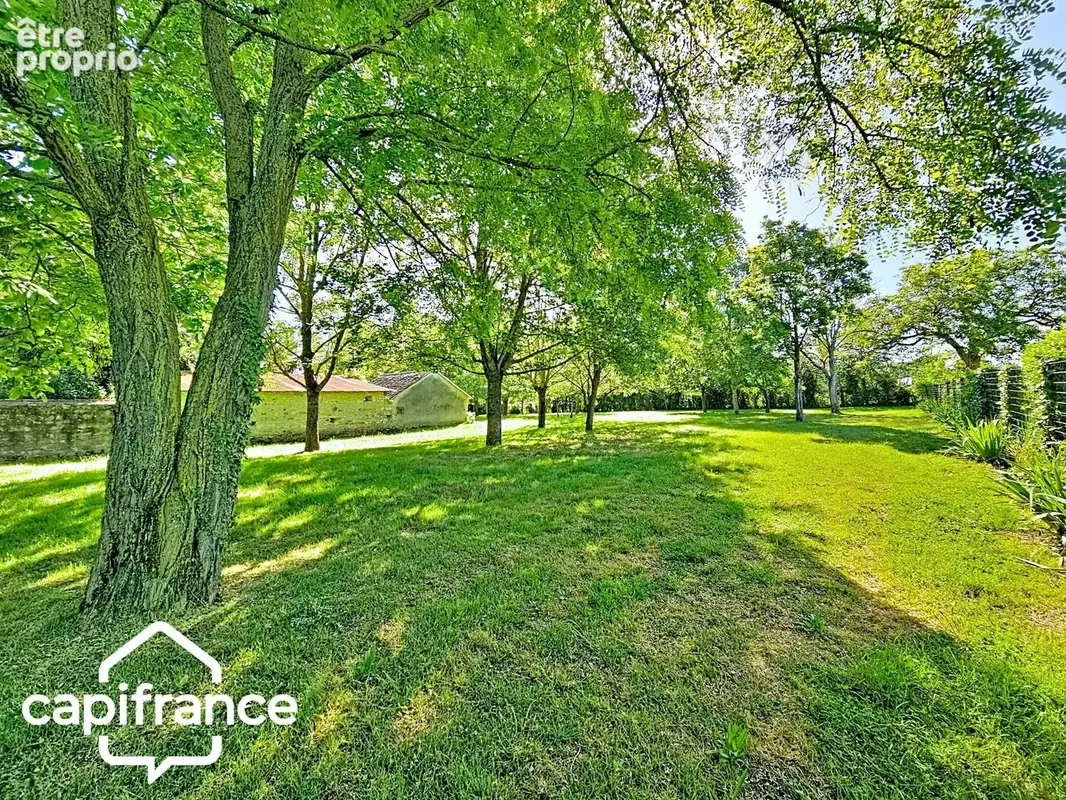 Saint-Martin-de-Sanzay (79) – Maison en pierre rénovée 203 m² – vie de plain-pied – studio indépendant – dépendances – terrain 4 - photo 22