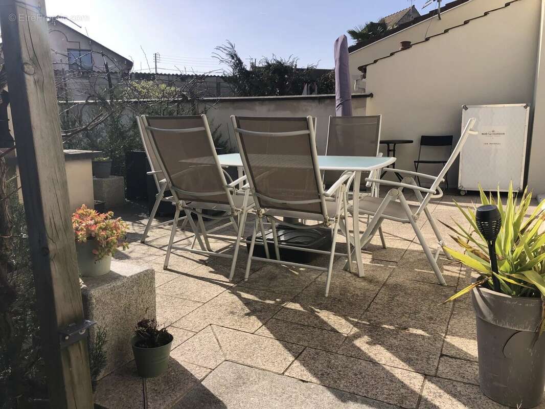 Maison à SARTROUVILLE