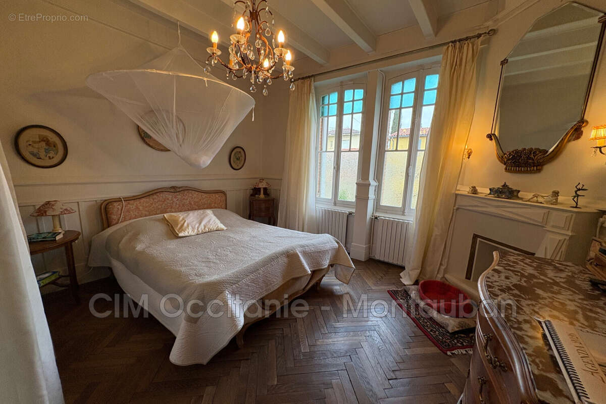 Maison à CASTELSARRASIN