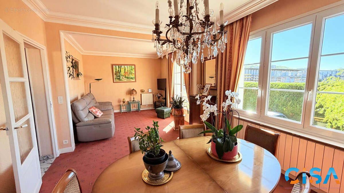 Maison à PONT-SAINTE-MAXENCE