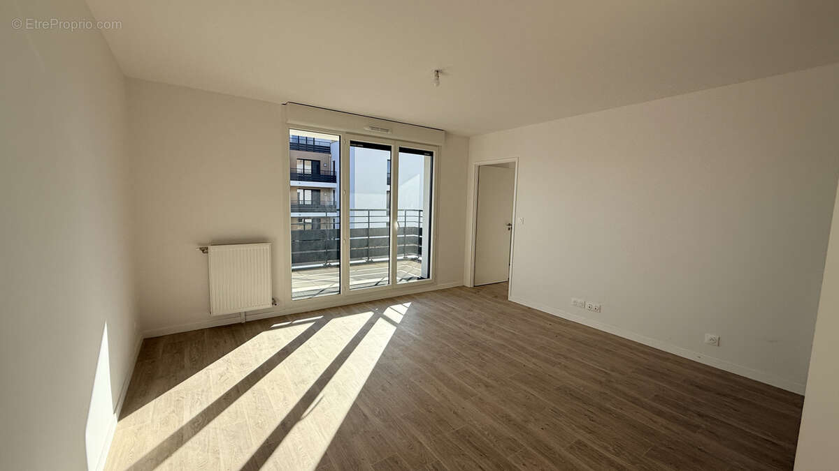 Appartement à LES CLAYES-SOUS-BOIS