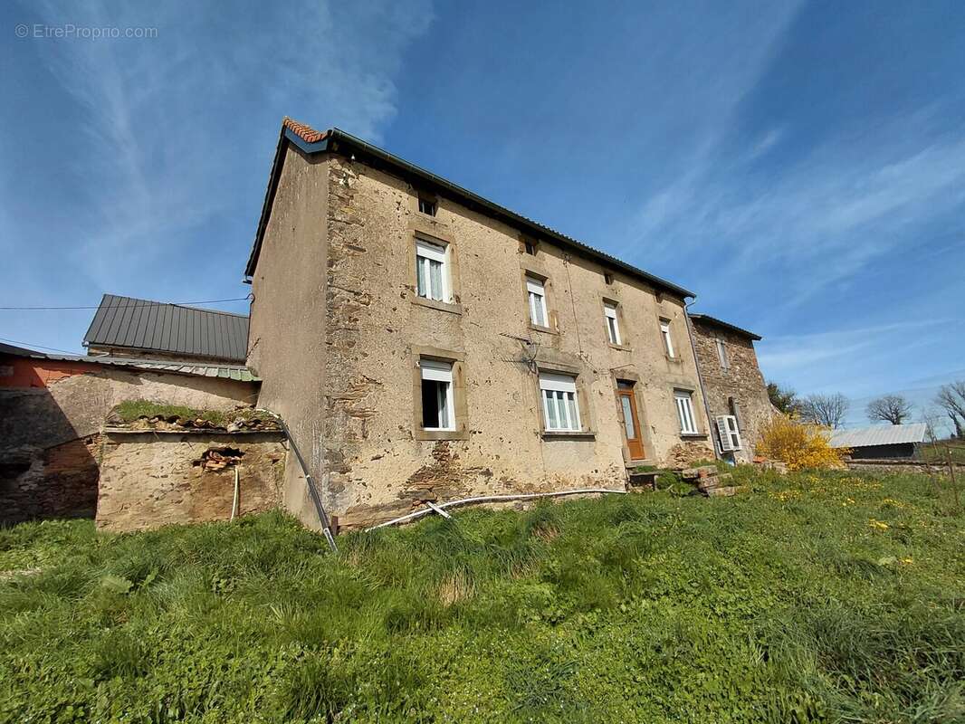 Maison à MIRANDOL-BOURGNOUNAC