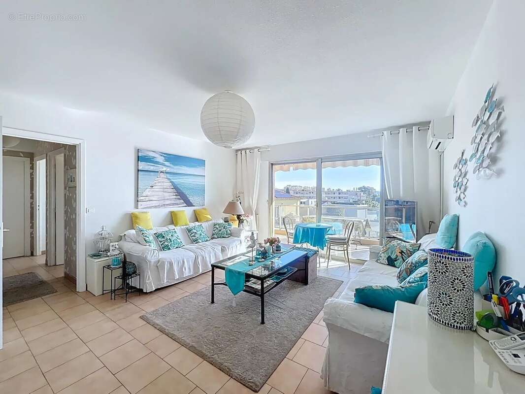 Appartement à VALLAURIS