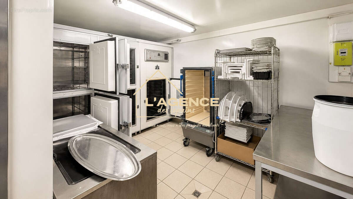 Commerce 84 m² à Vieux-Berquin  - photo 5