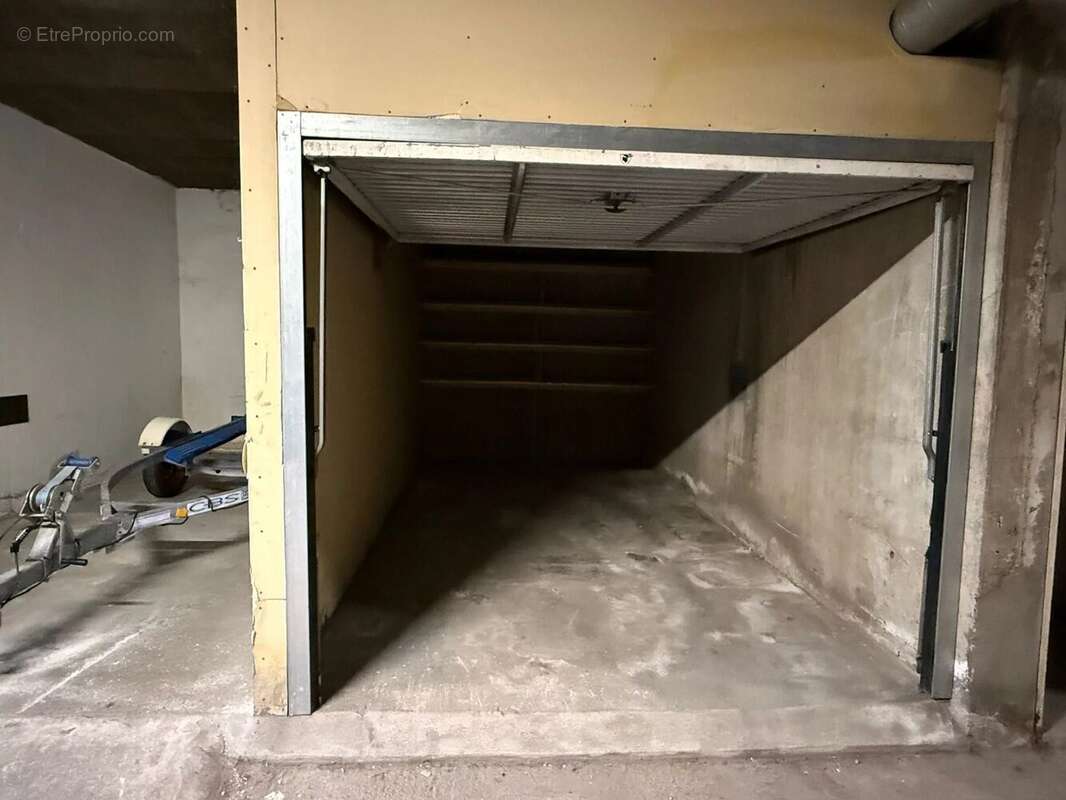 Parking à SAINT-RAPHAEL