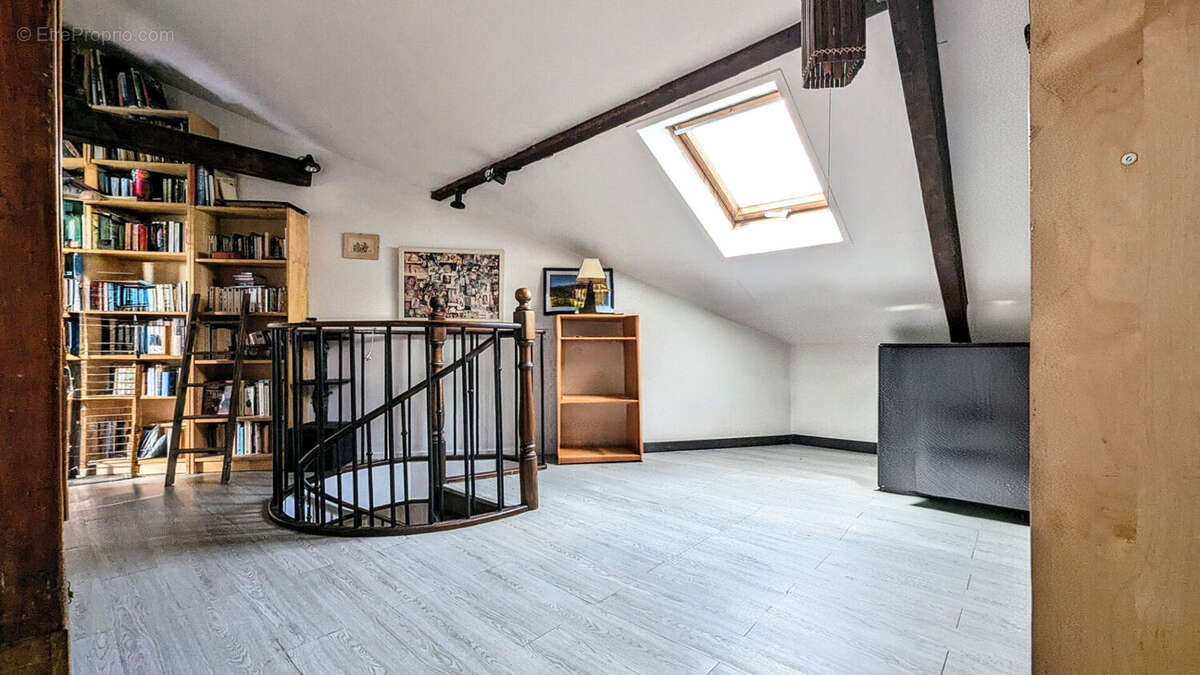 Appartement Duplex Saint Denis 6 pièce(s) 111.51 m2 - photo 12