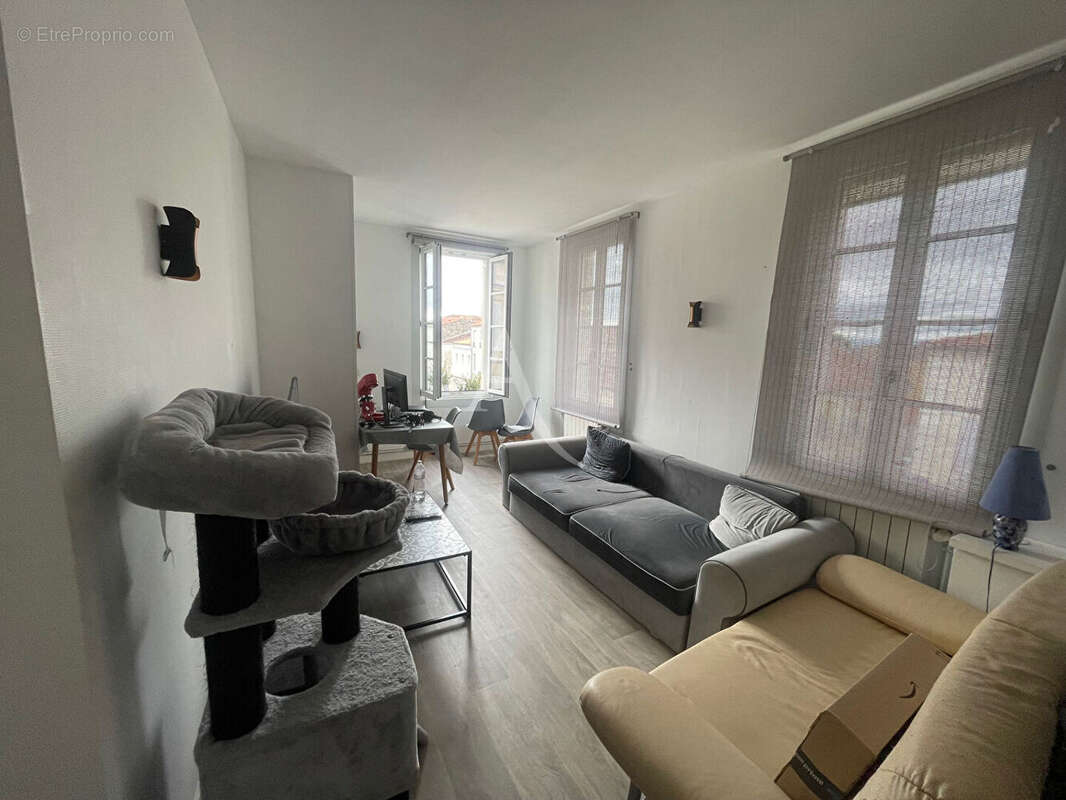 Appart T3 Rochefort Centre 2 Chambes 2 Salles de bains - photo 2