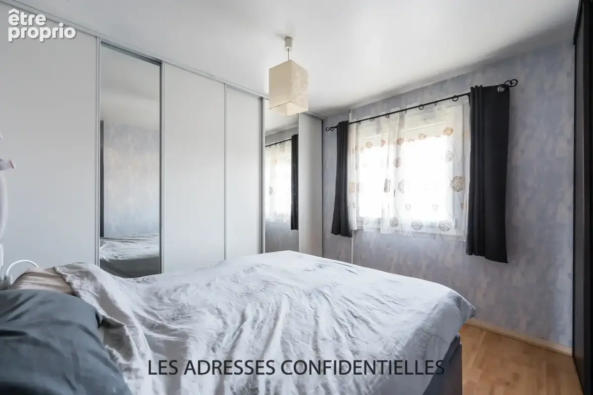 CHASSIEU - Maison familiale 112 m2 - 5 pièces - photo 9