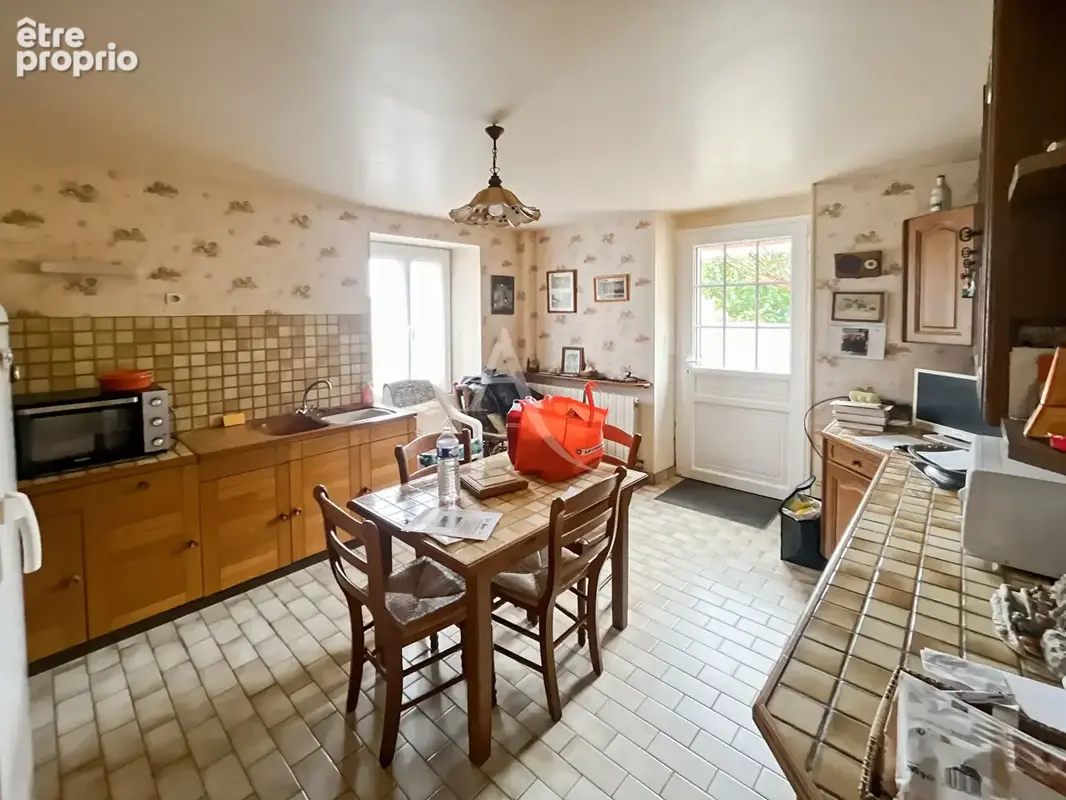 Maison ancienne de 122 m² avec 4 chambres et potentiel d'aménagement à Gaillon sur Montcient - photo 4