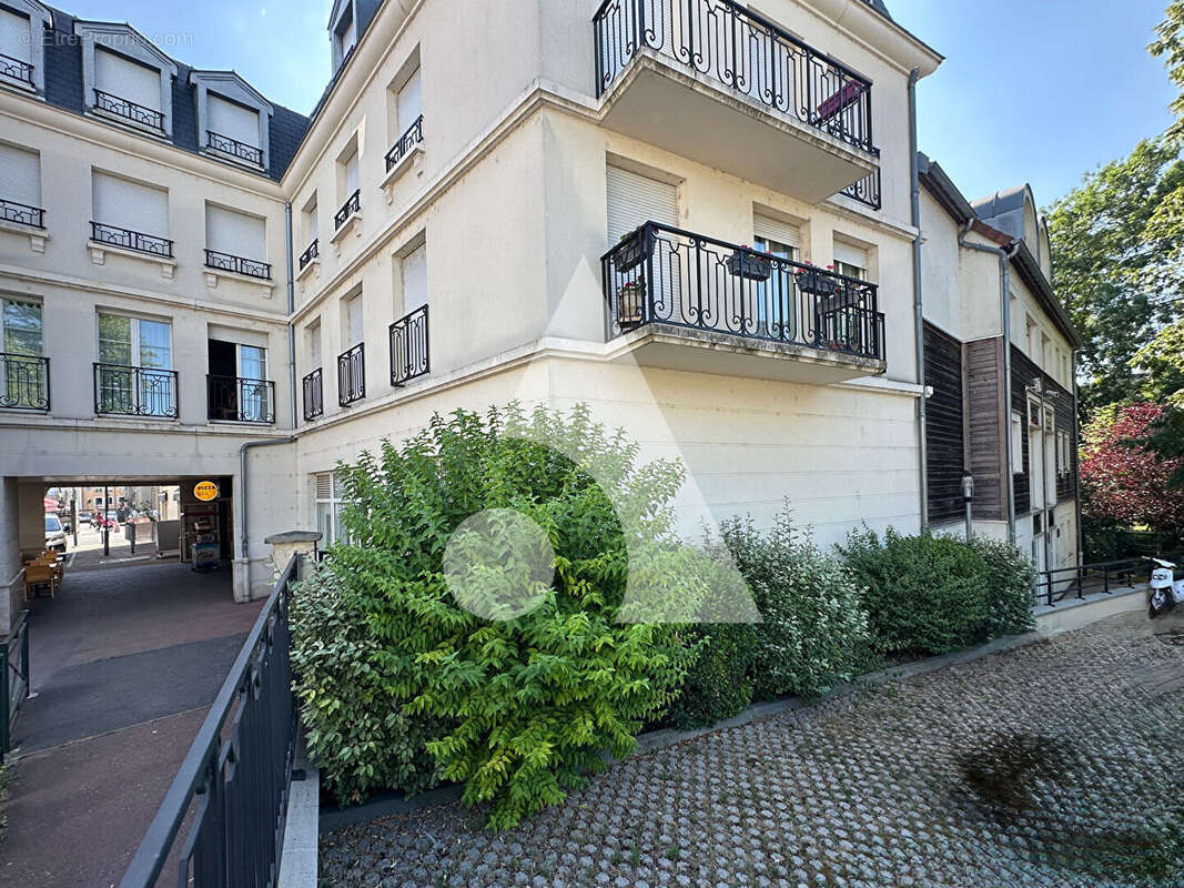 Appartement à CORBEIL-ESSONNES