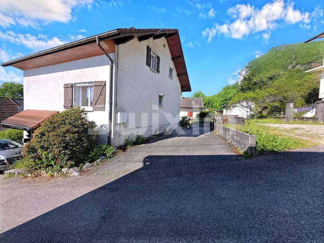 Maison à CULOZ