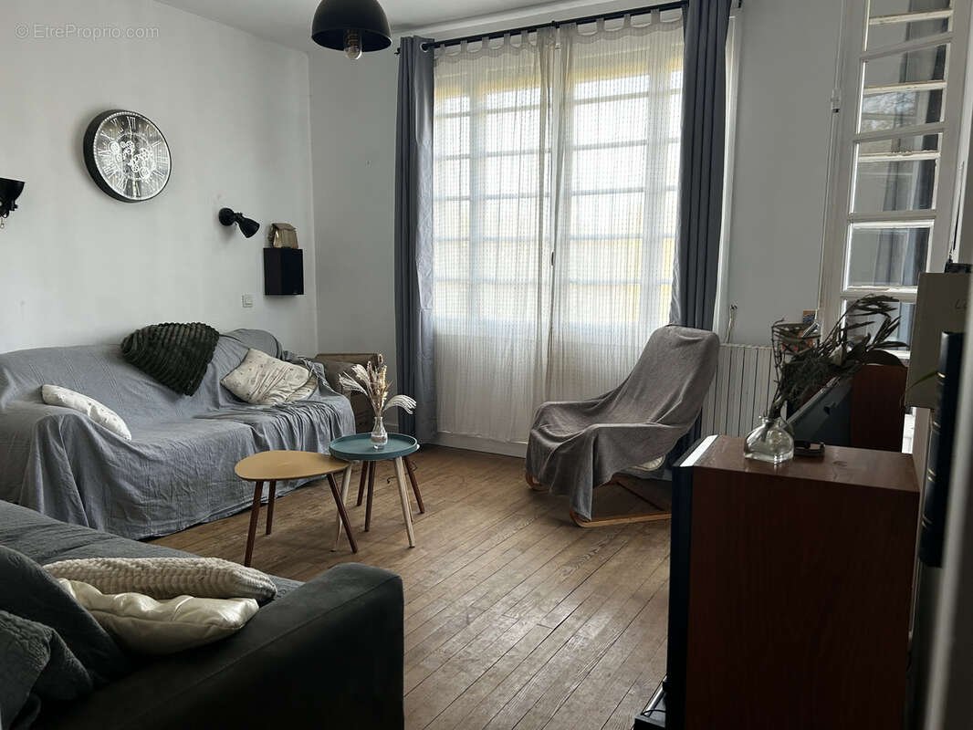 Maison à LABRUGUIERE