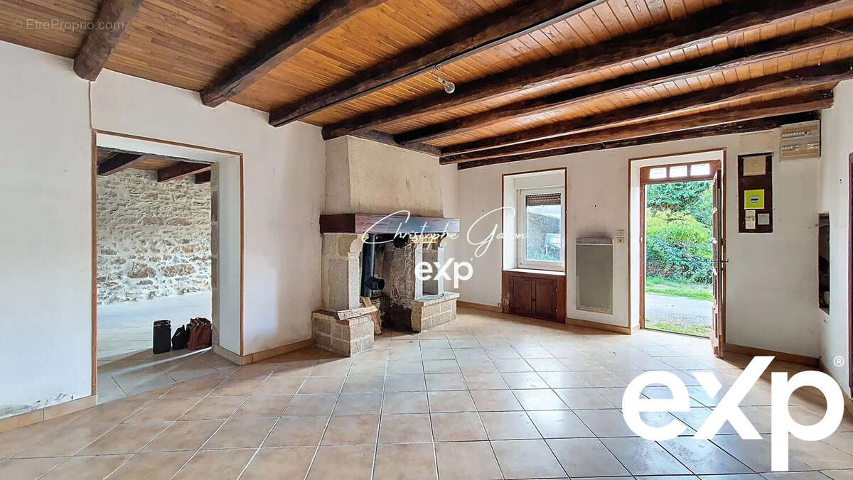 Maison à CHATEAUPONSAC