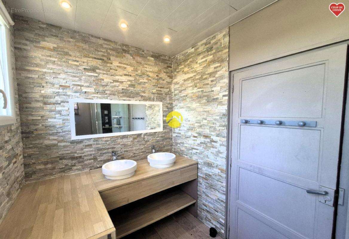 Maison à CHEZAL-BENOIT