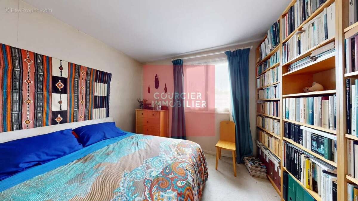 Maison à LE MESNIL-SAINT-DENIS