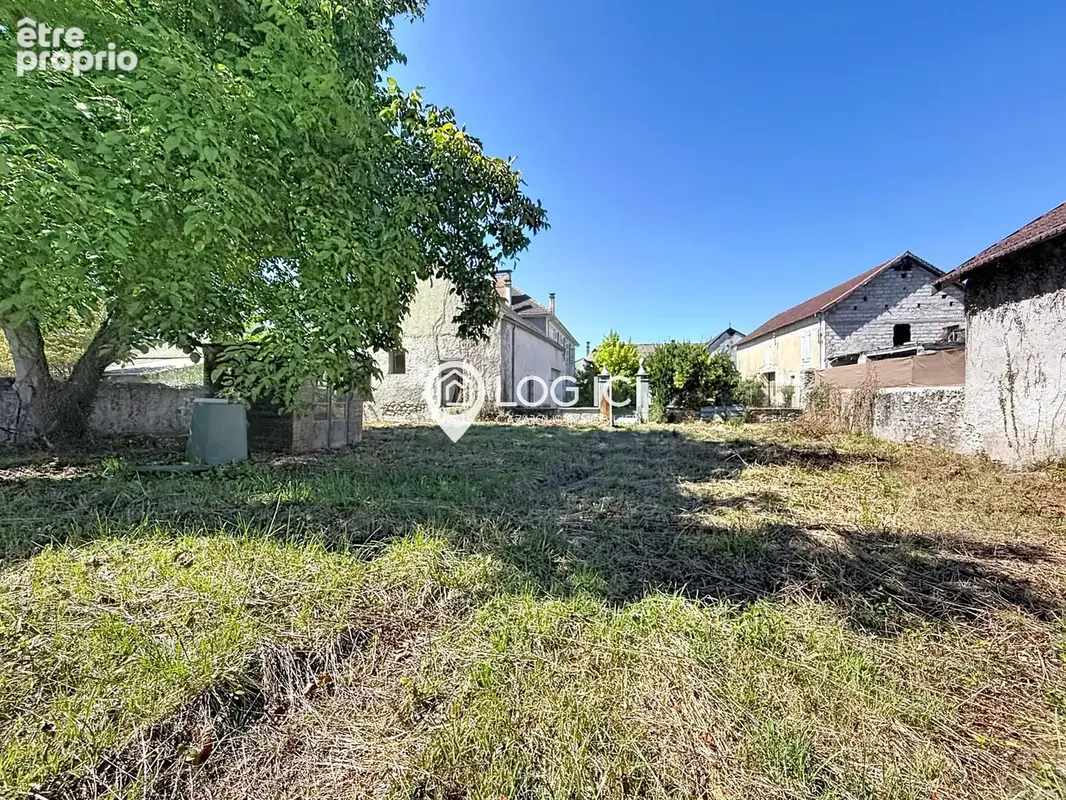 COARRAZE - Vente d'un enclos béarnais à rénover aux multiples possibilités d'aménagements - photo 2