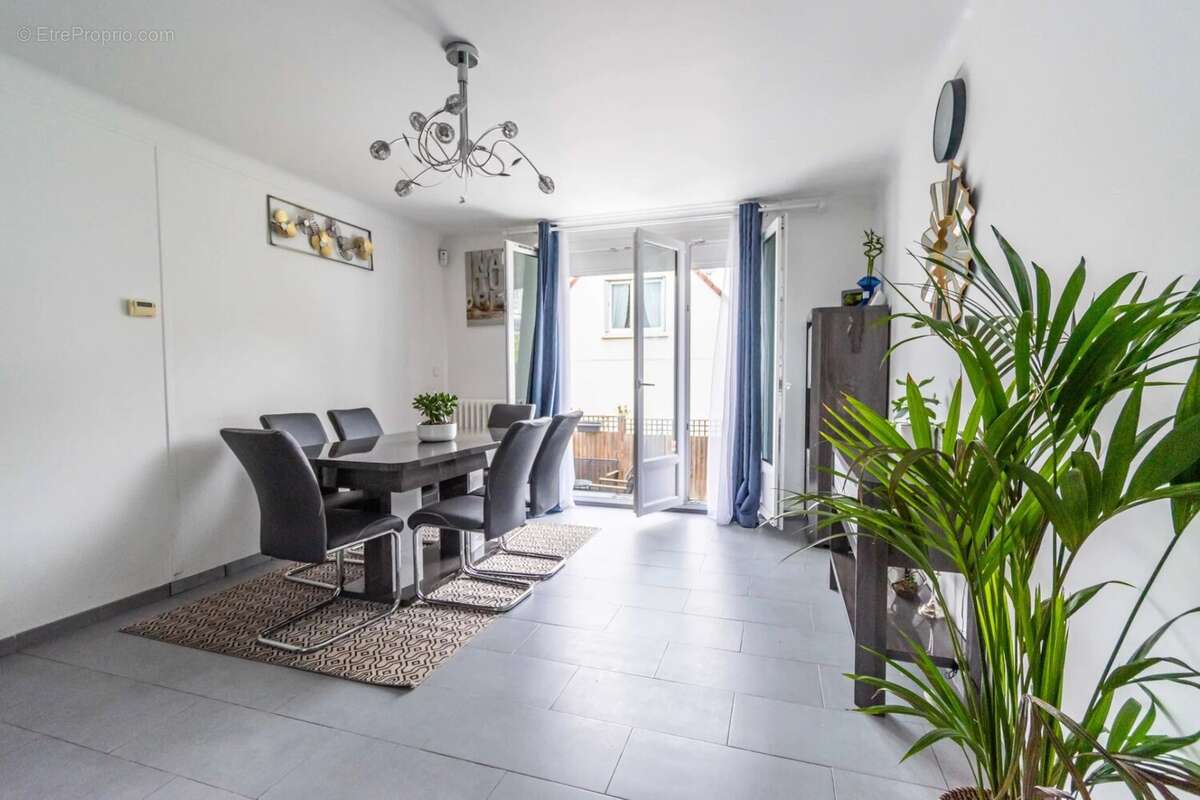 Maison à MONTMORENCY