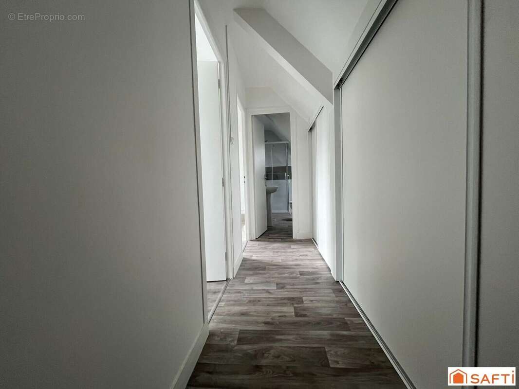 Photo 7 - Maison à CHATEAUNEUF-DU-FAOU