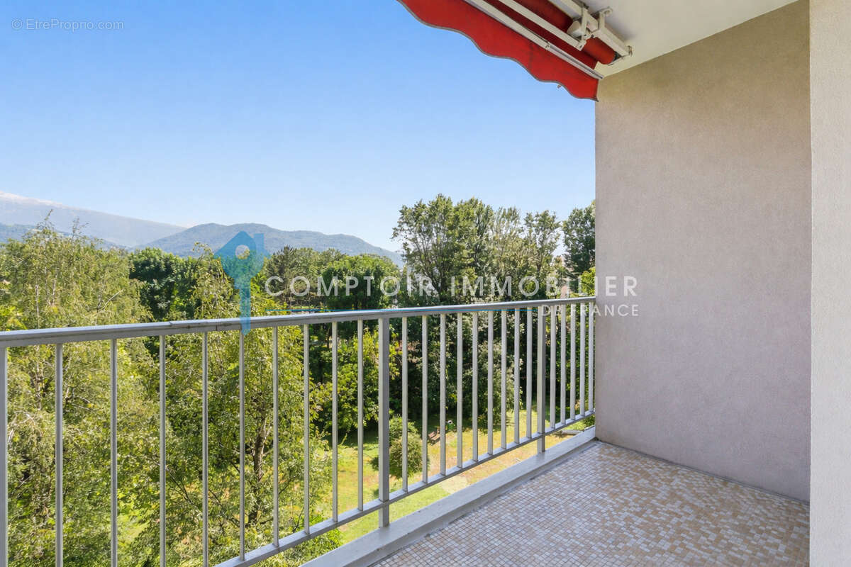 Appartement à MEYLAN