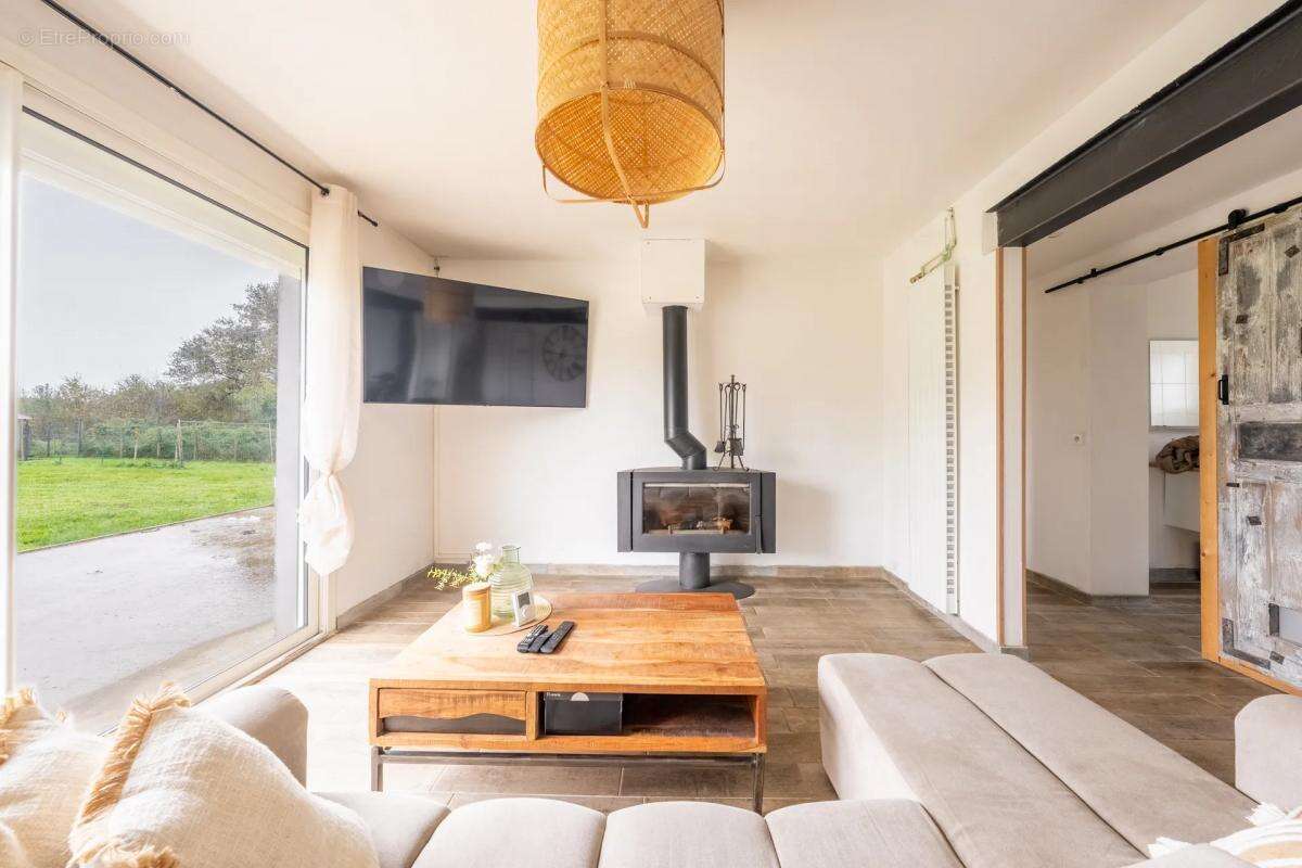 Maison à LES EGLISOTTES-ET-CHALAURES