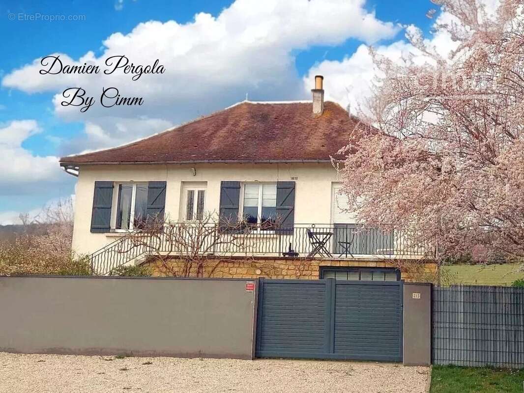 Maison à THONAC