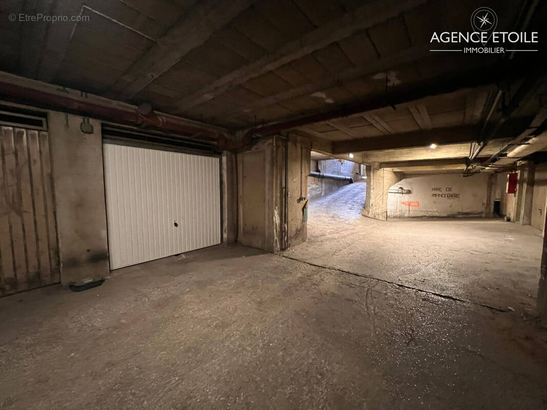 Parking à MARSEILLE-6E