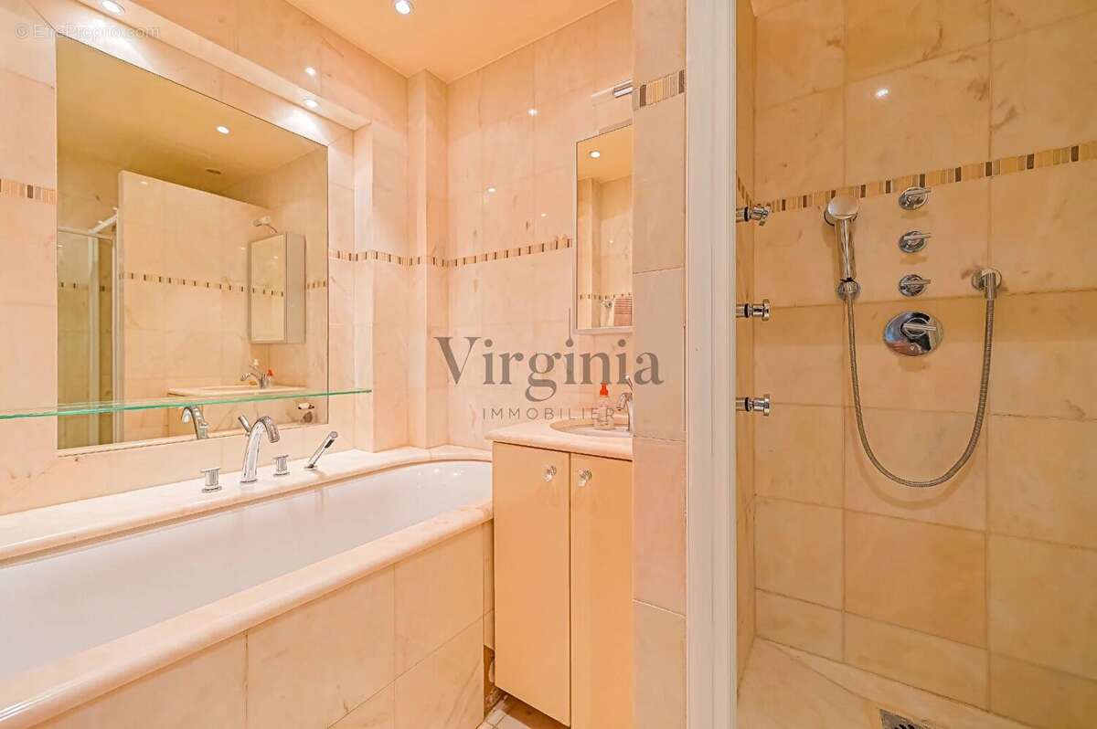 Appartement à CHARENTON-LE-PONT
