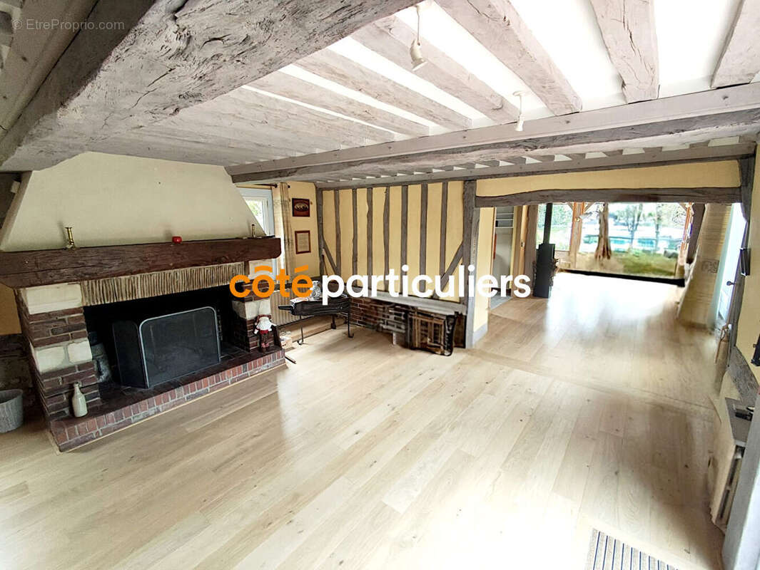 Maison à SAINT-PIERRE-SUR-DIVES