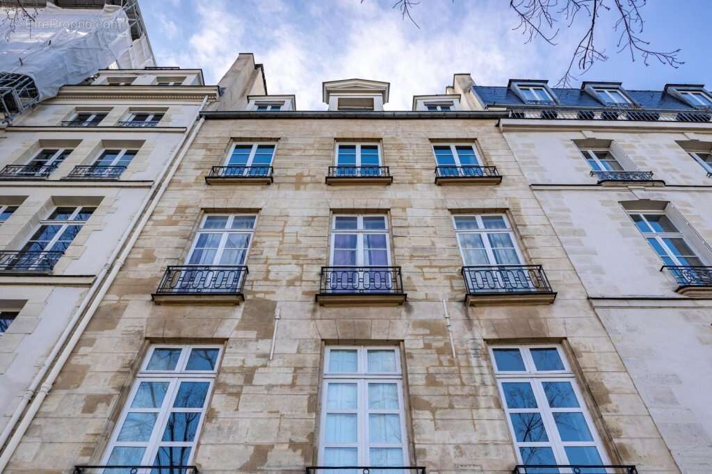 Commerce à PARIS-4E