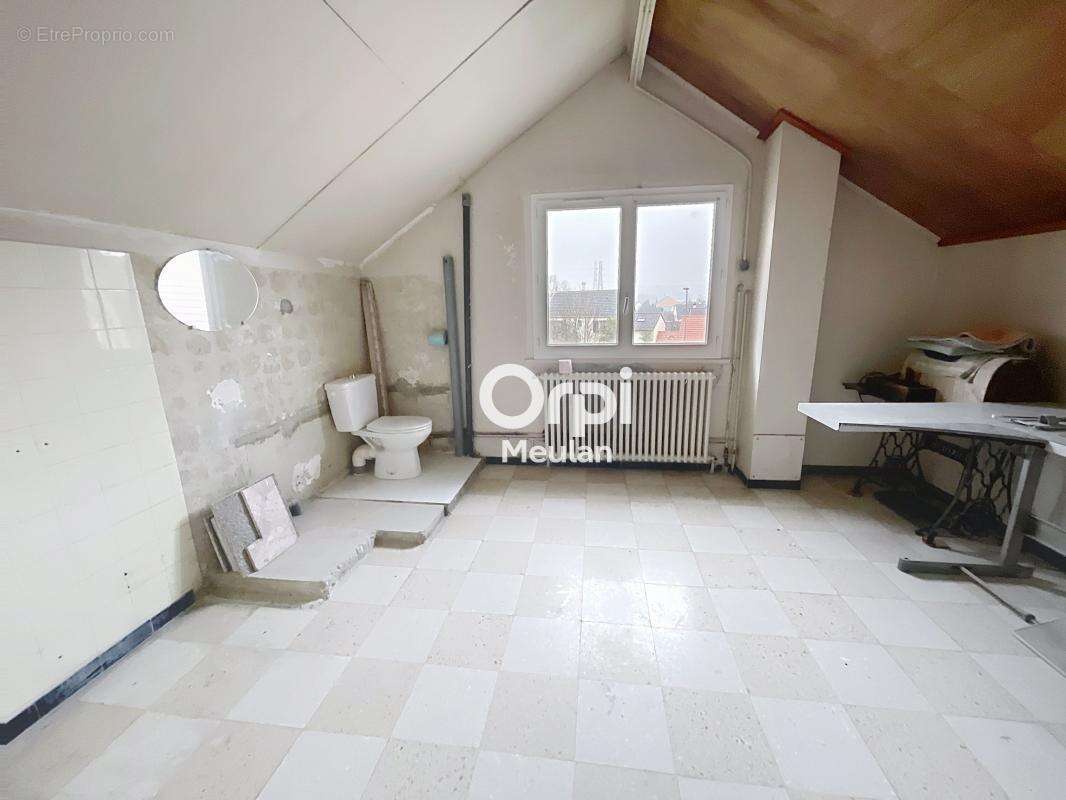 Maison à LES MUREAUX