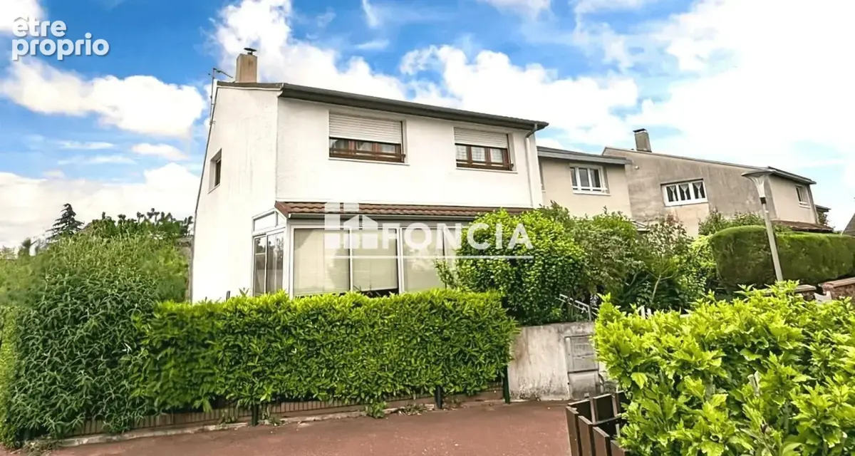 Noiseau – Maison familiale, 3 chambres, véranda et jardin de 450 m² – 363 500 € - photo 3