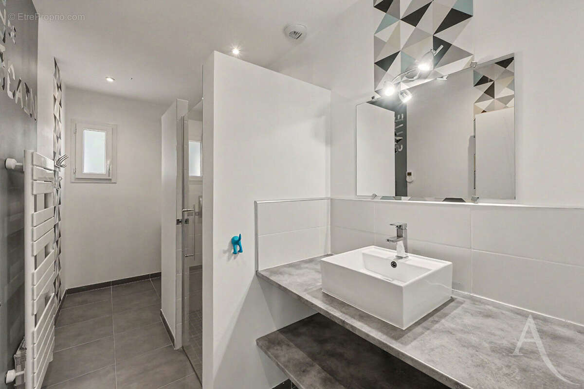 Villa contemporaine Plain pied- 172m² - Piscine - Terrain 1230 m² - photo 12