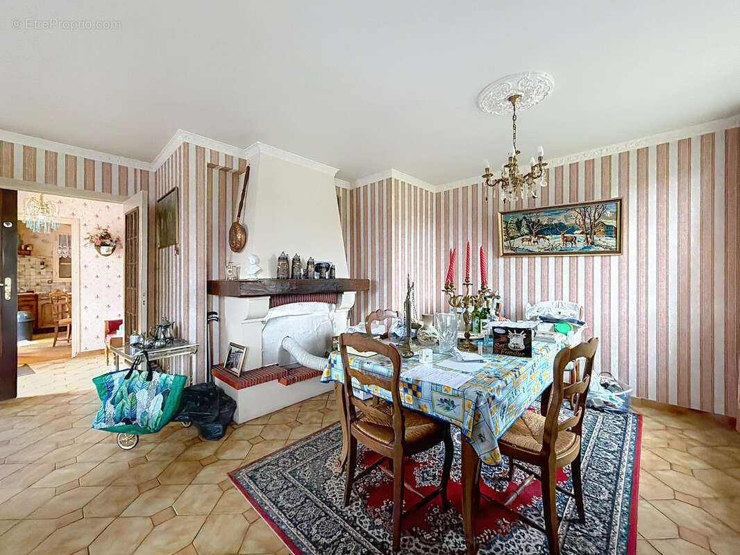 Maison à SAINT-AULAIRE