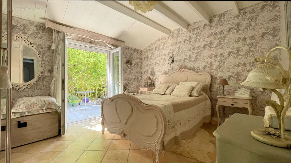 Maison à REMOULINS