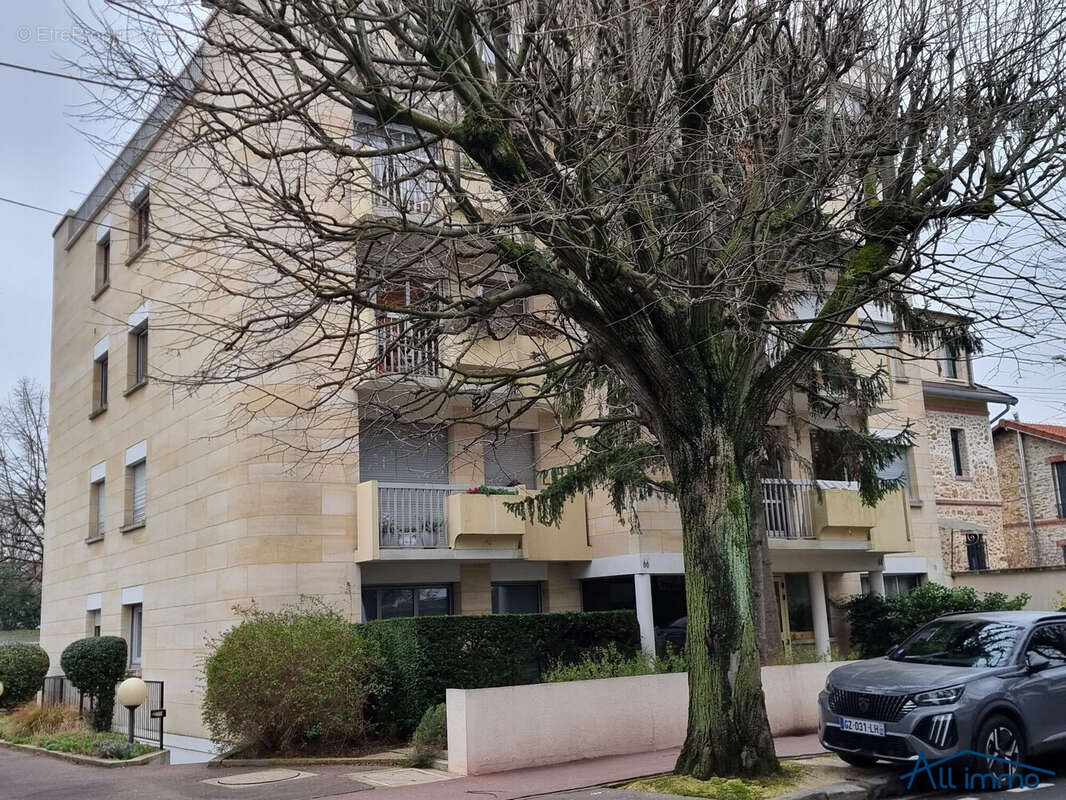 Appartement à SAINT-MAUR-DES-FOSSES