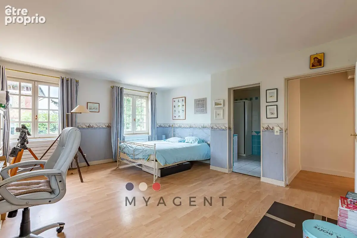 Bougival / Louveciennes - Maison de caractère, jardin de 1 200 m² et dépendance - photo 12