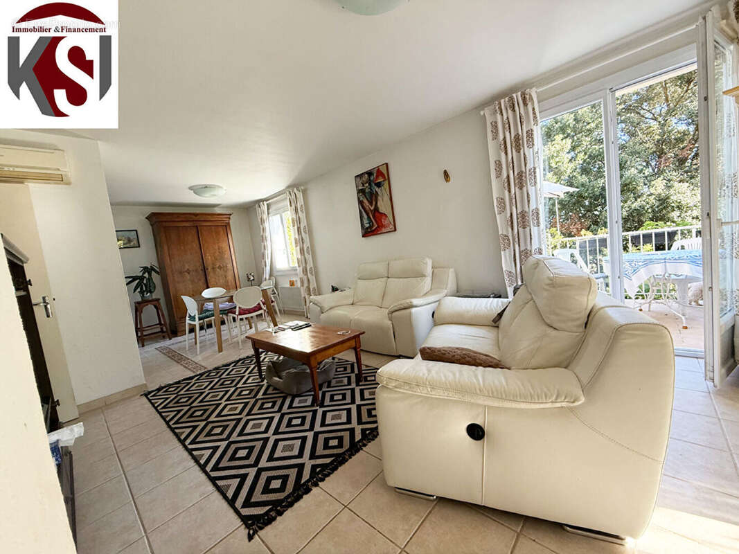 Maison à SEILLONS-SOURCE-D&#039;ARGENS