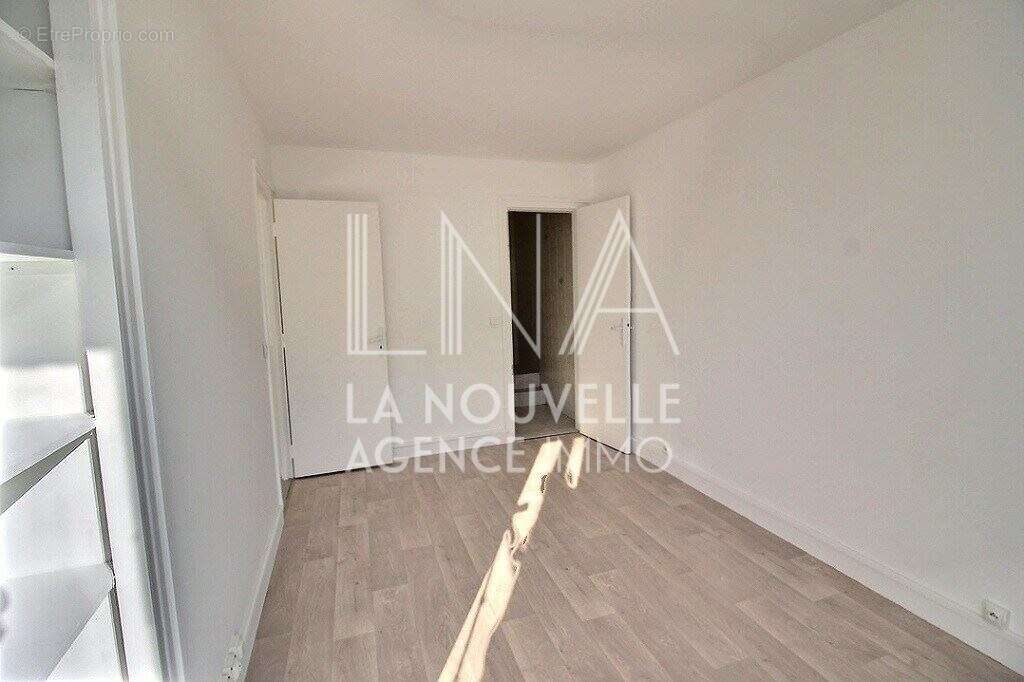 Exclusivité - Eglise de Pantin  T5 103m²  dernier étage avec balcon - photo 6