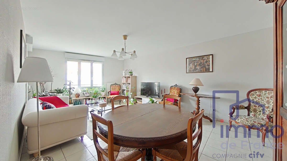 Appartement à SAINT-ETIENNE