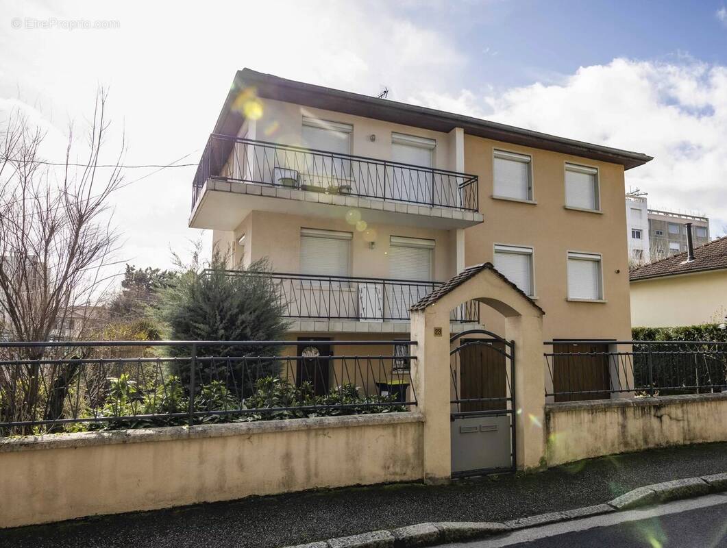 Maison à CALUIRE-ET-CUIRE