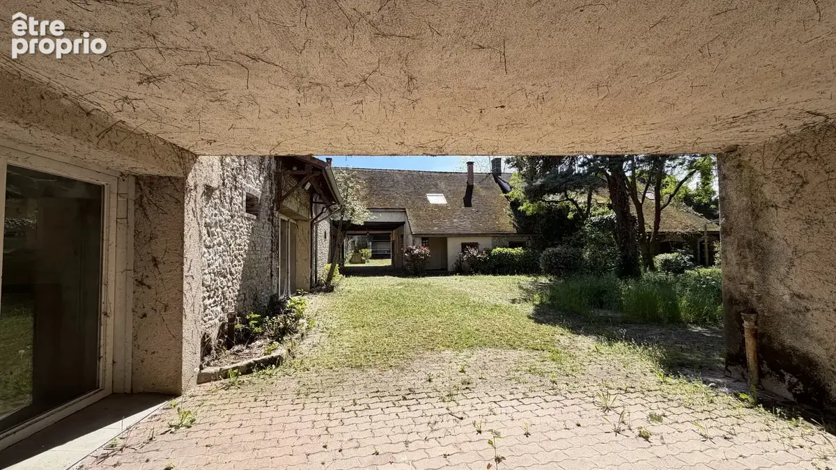 Exclusivité - propriété de caractère 850 m², terrain 4500 m² - photo 7