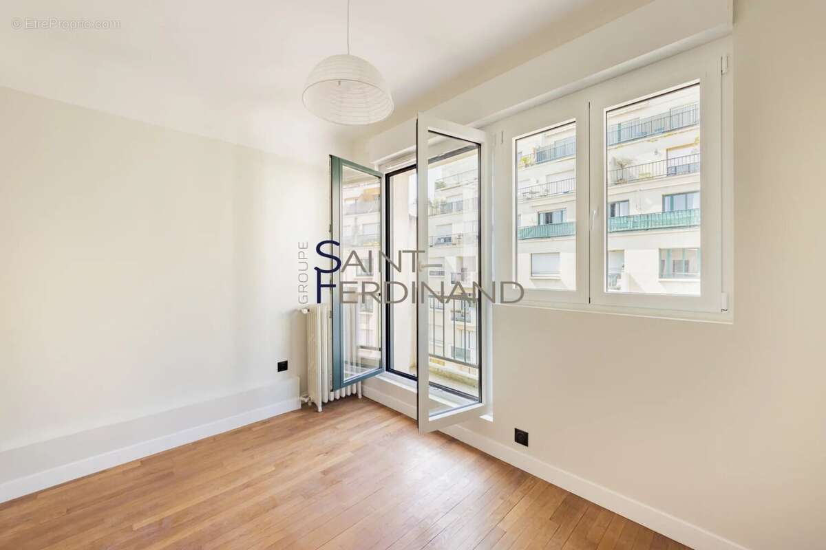 Appartement à PARIS-7E