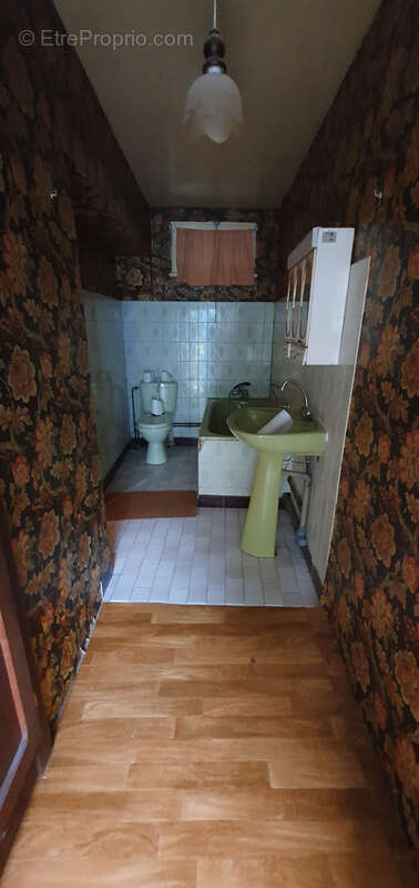 Maison à SAINT-MEME-LES-CARRIERES