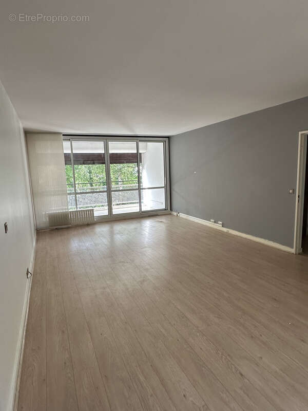 Appartement à VAUX-LE-PENIL