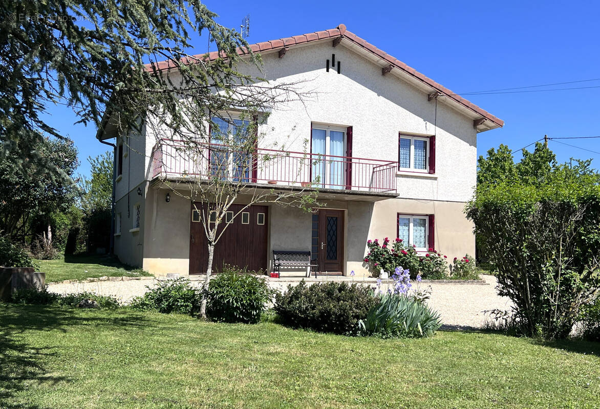 Maison à PERREX