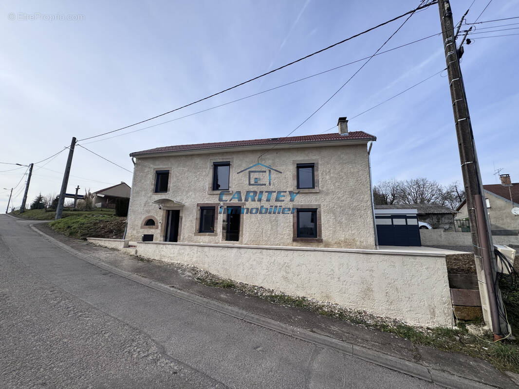 Maison à HAUTEVELLE